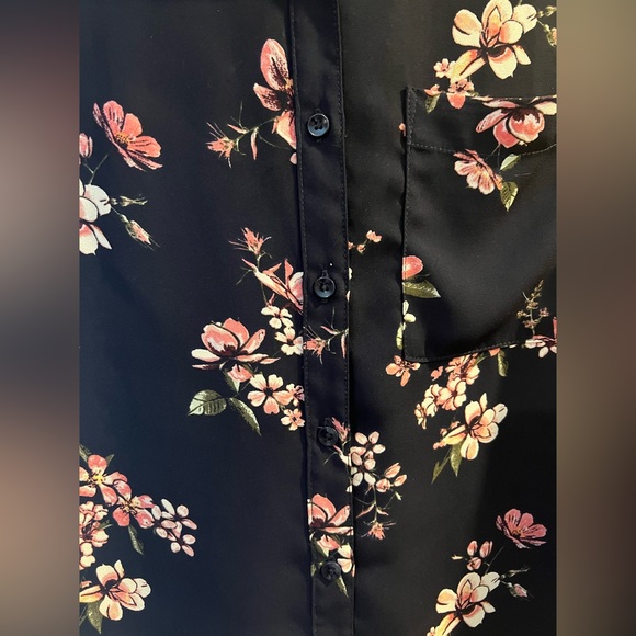 Long Sleeve Floral Blouse - Picture 2 of 4